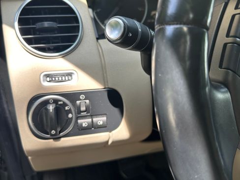 Used 2013 Land Rover LR4 HSE AWD/4WD image 12