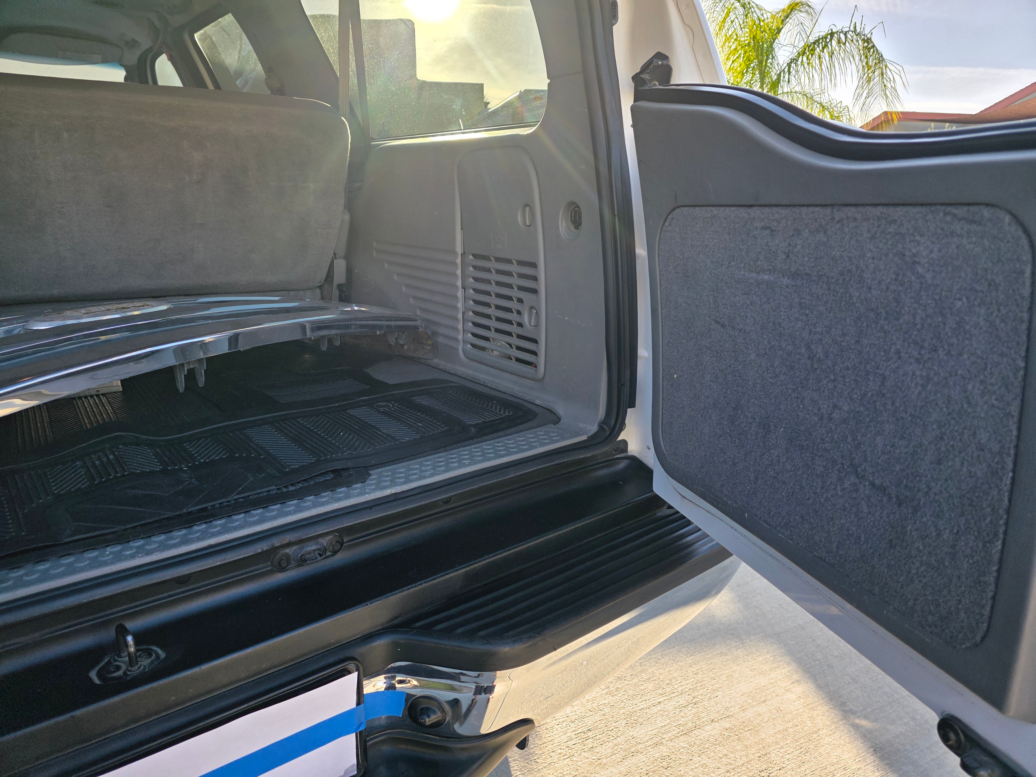 Used 2005 Ford Excursion XLT RWD image 16