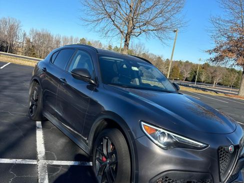 Used 2020 Alfa Romeo Stelvio w/ Nero Edizione image 6