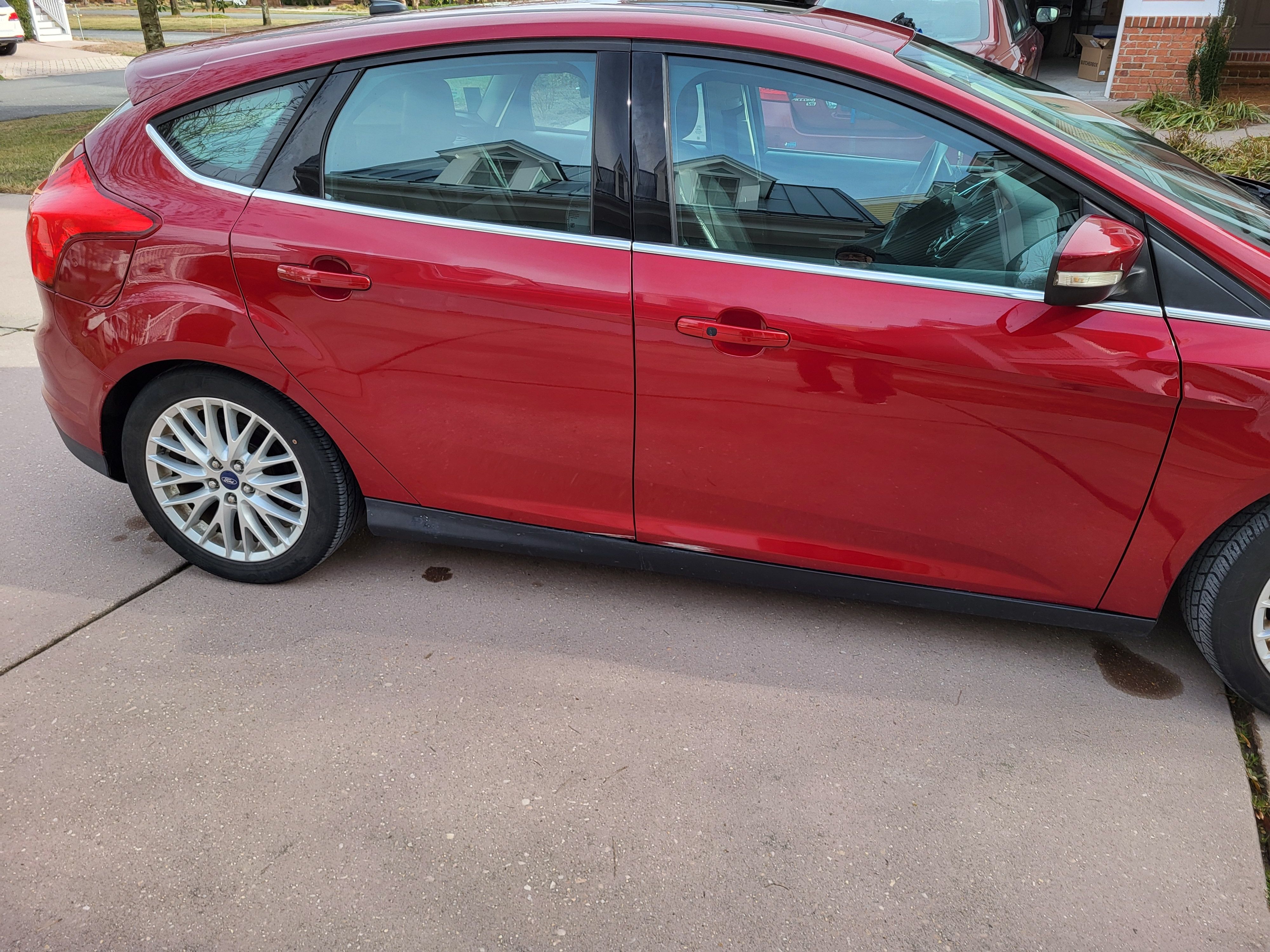 Used 2014 Ford Focus Titanium FWD image 4