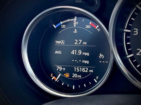 Used 2022 MAZDA MX-5 Miata Club RWD image 17