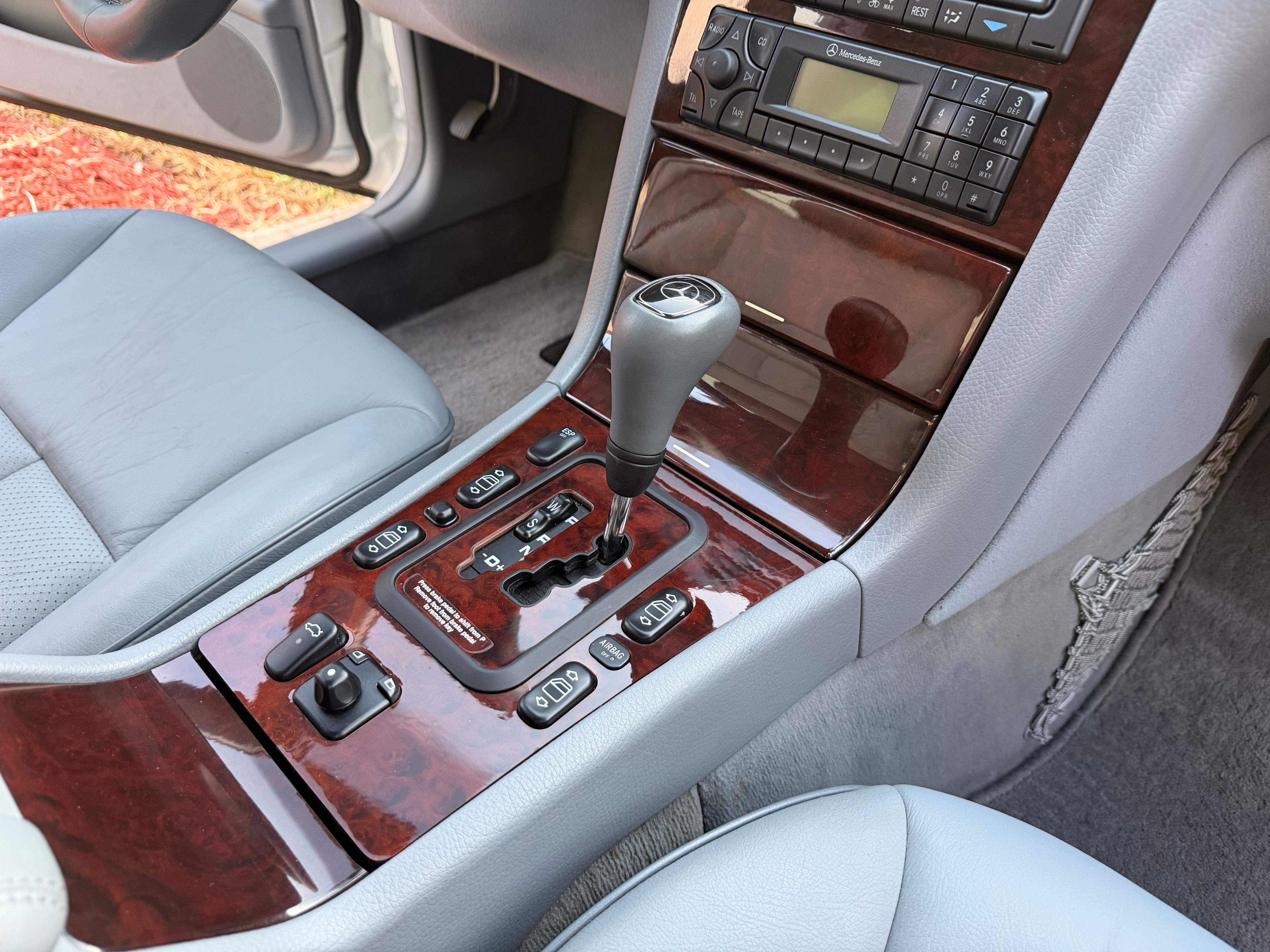 Used 2000 Mercedes-Benz E 320 Sedan image 15