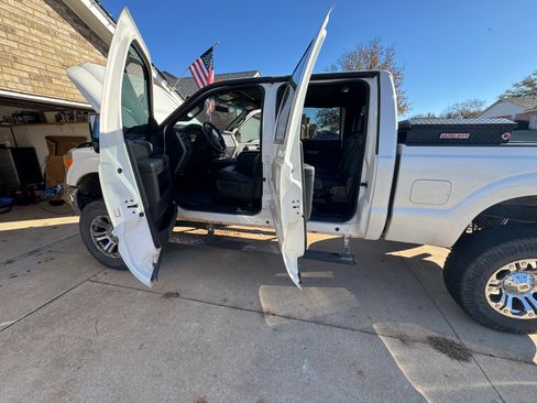 Used 2015 Ford F250 Lariat w/ Lariat Ultimate Package image 5