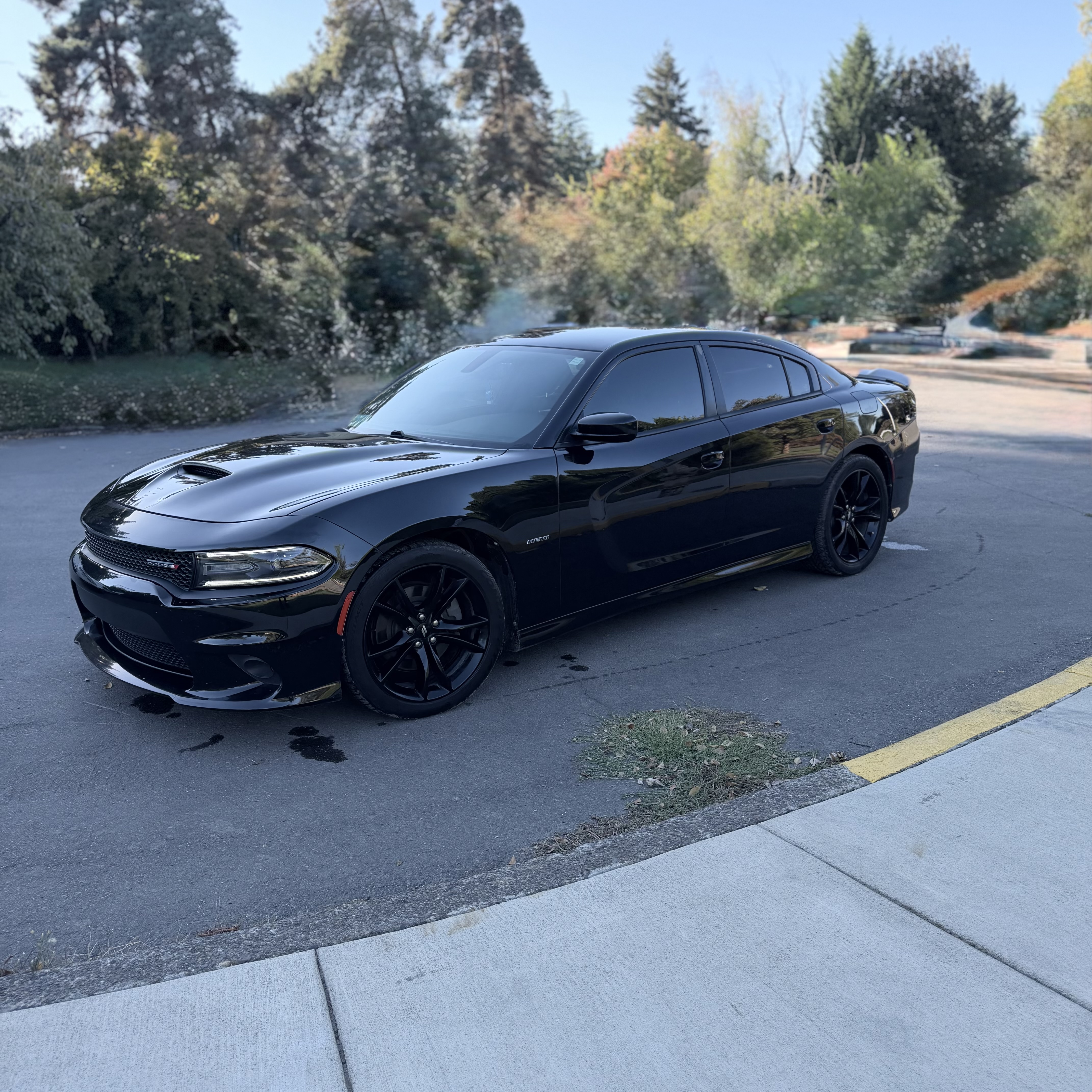 Used 2018 Dodge Charger R/T w/ Blacktop Package RWD image 8