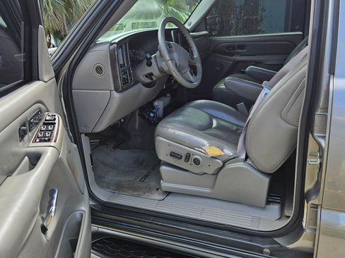 Used 2006 GMC Yukon Denali image 14