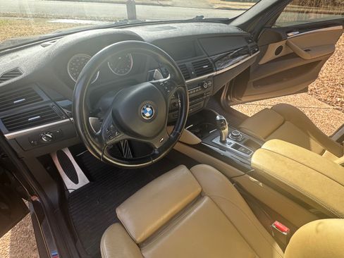 Used 2011 BMW X5 M image 16