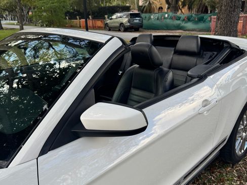 Used 2012 Ford Mustang Premium image 5