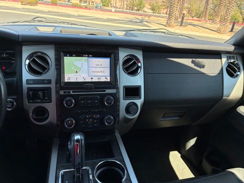 Used 2016 Ford Expedition EL Limited w/ Equipment Group 301A RWD image 5