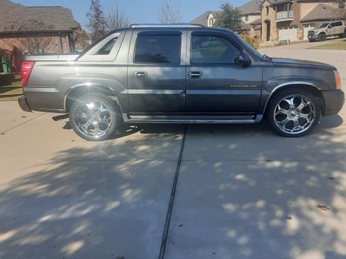 Used 2006 Cadillac Escalade EXT image 10