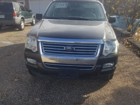 Used 2008 Ford Explorer XLT image 1