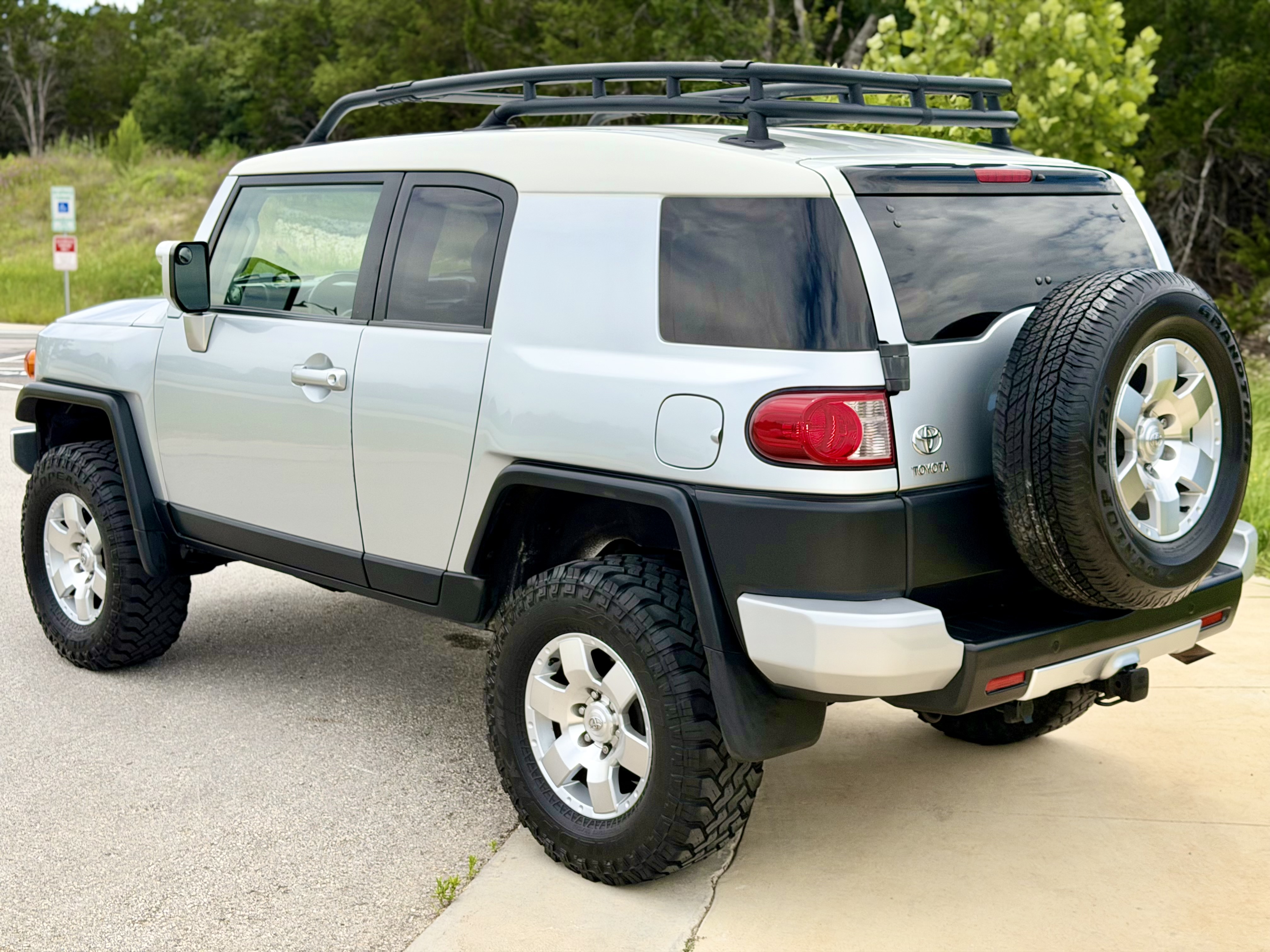 Used 2007 Toyota FJ Cruiser 4WD w/ Upgrade Pkg 2 image 6