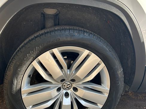 Used 2020 Volkswagen Atlas SE w/ Panoramic Sunroof Package image 14