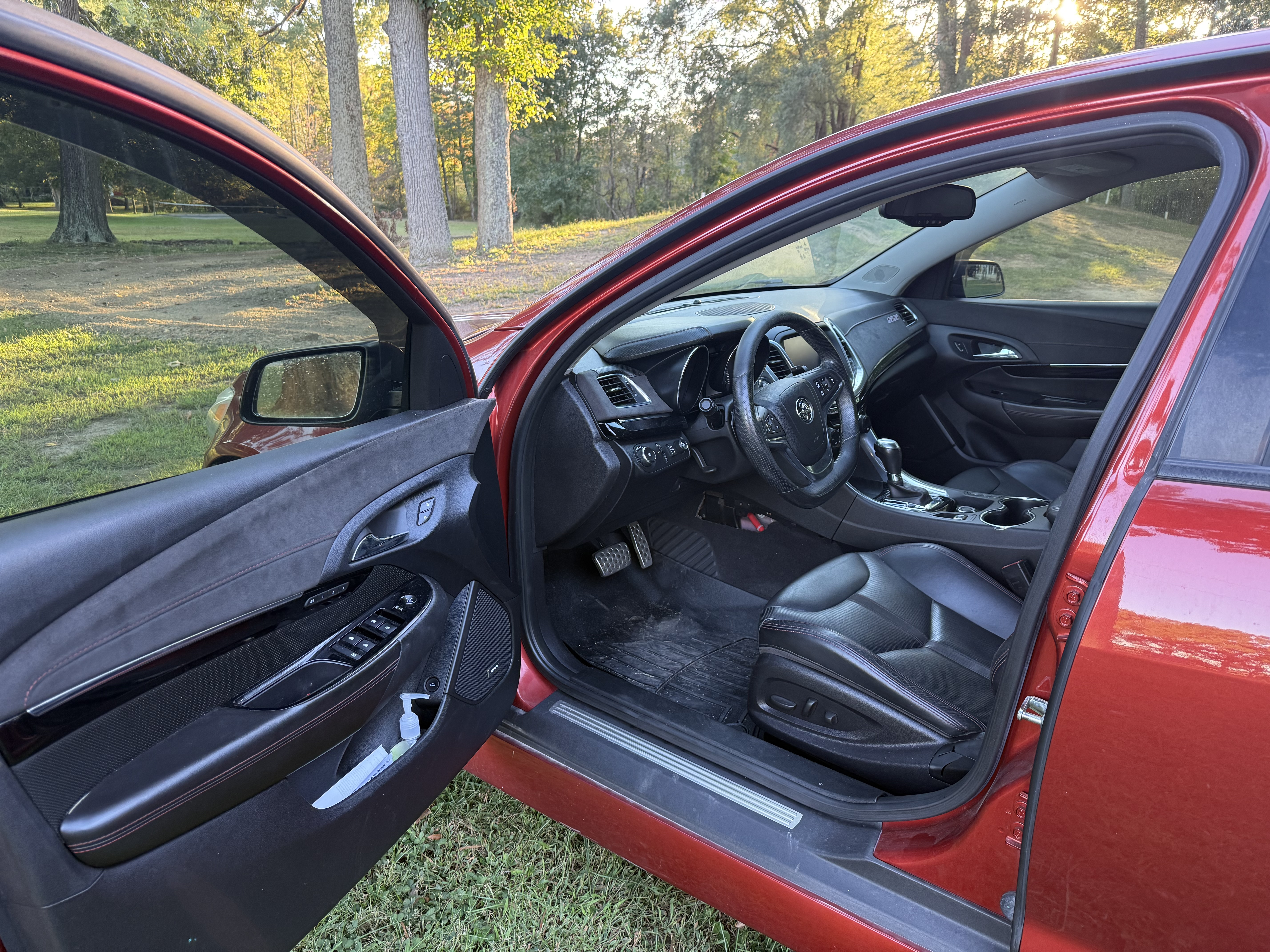 Used 2015 Chevrolet SS RWD image 9