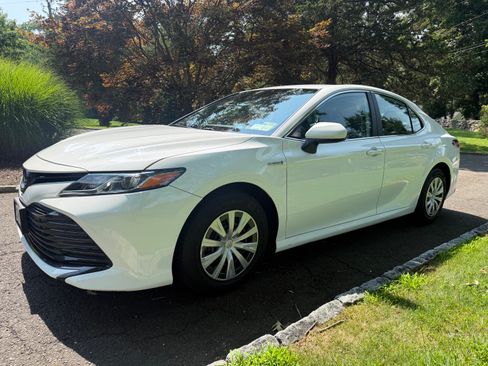 Used 2020 Toyota Camry LE FWD image 10