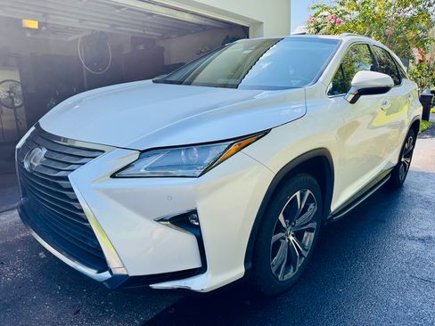 Used 2017 Lexus RX 350 FWD w/ Premium Package image 2