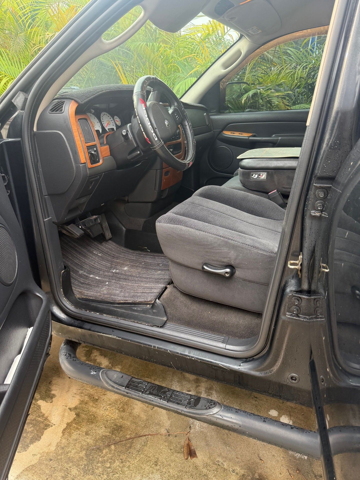 Used 2004 Dodge Ram 3500 Truck SLT w/ Trailer Tow Group AWD/4WD image 15
