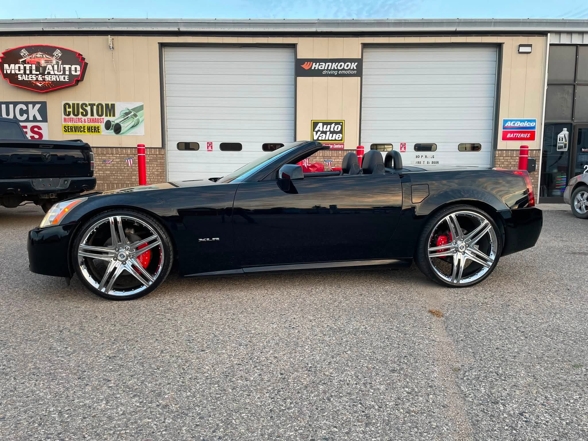 Used 2004 Cadillac XLR RWD image 1