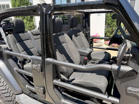Used 2020 Jeep Wrangler Unlimited Sport S AWD/4WD image 15