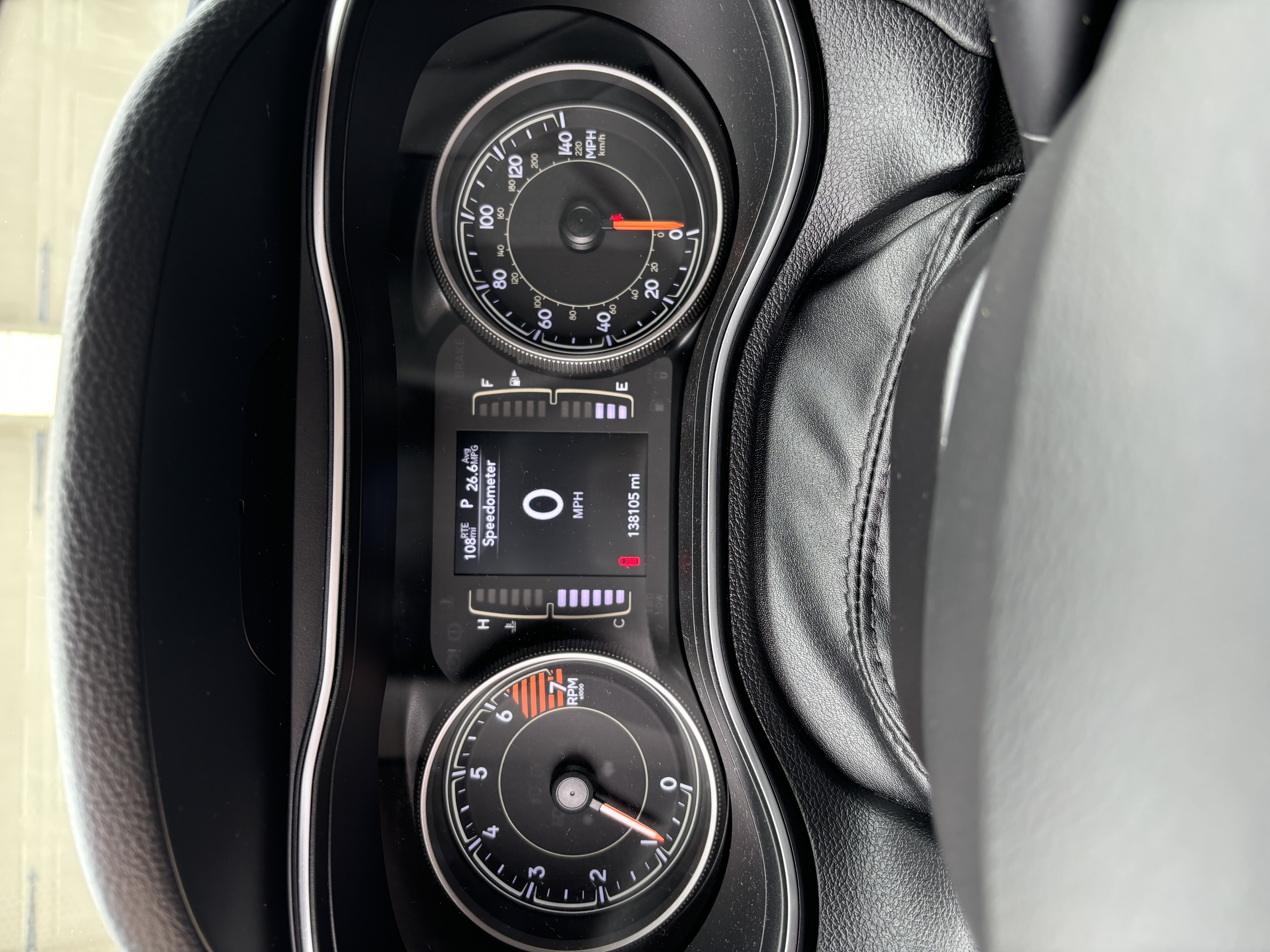 Used 2019 Jeep Cherokee Latitude w/ Popular Appearance Group FWD image 9