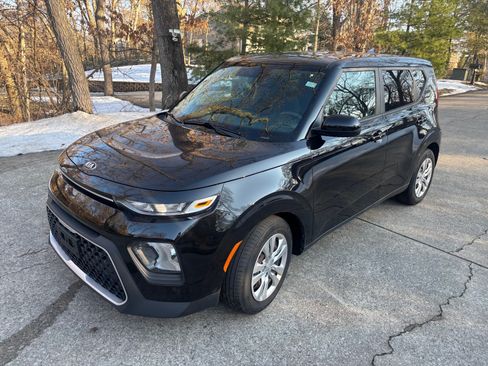 Used 2020 Kia Soul LX image 6