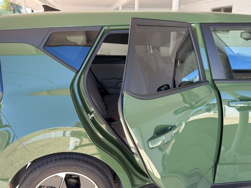 Used 2023 Kia Soul EX image 9