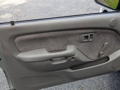 Used 2003 Toyota Tacoma 2WD Xtracab image 9