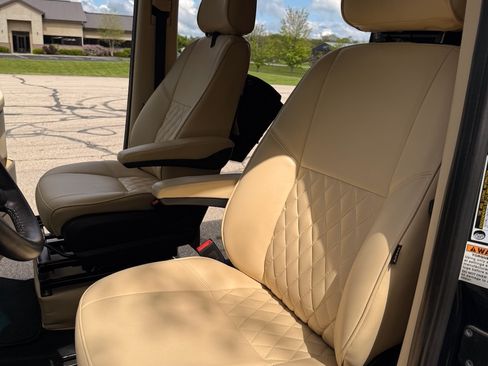 Used 2017 Mercedes-Benz Sprinter 3500 image 17