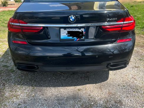 Used 2016 BMW 740i image 6