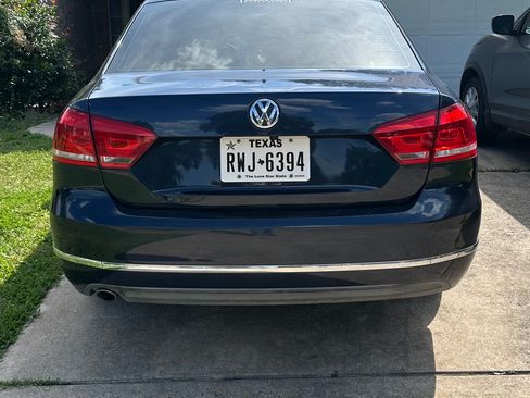 Used 2012 Volkswagen Passat TDI SE FWD image 2