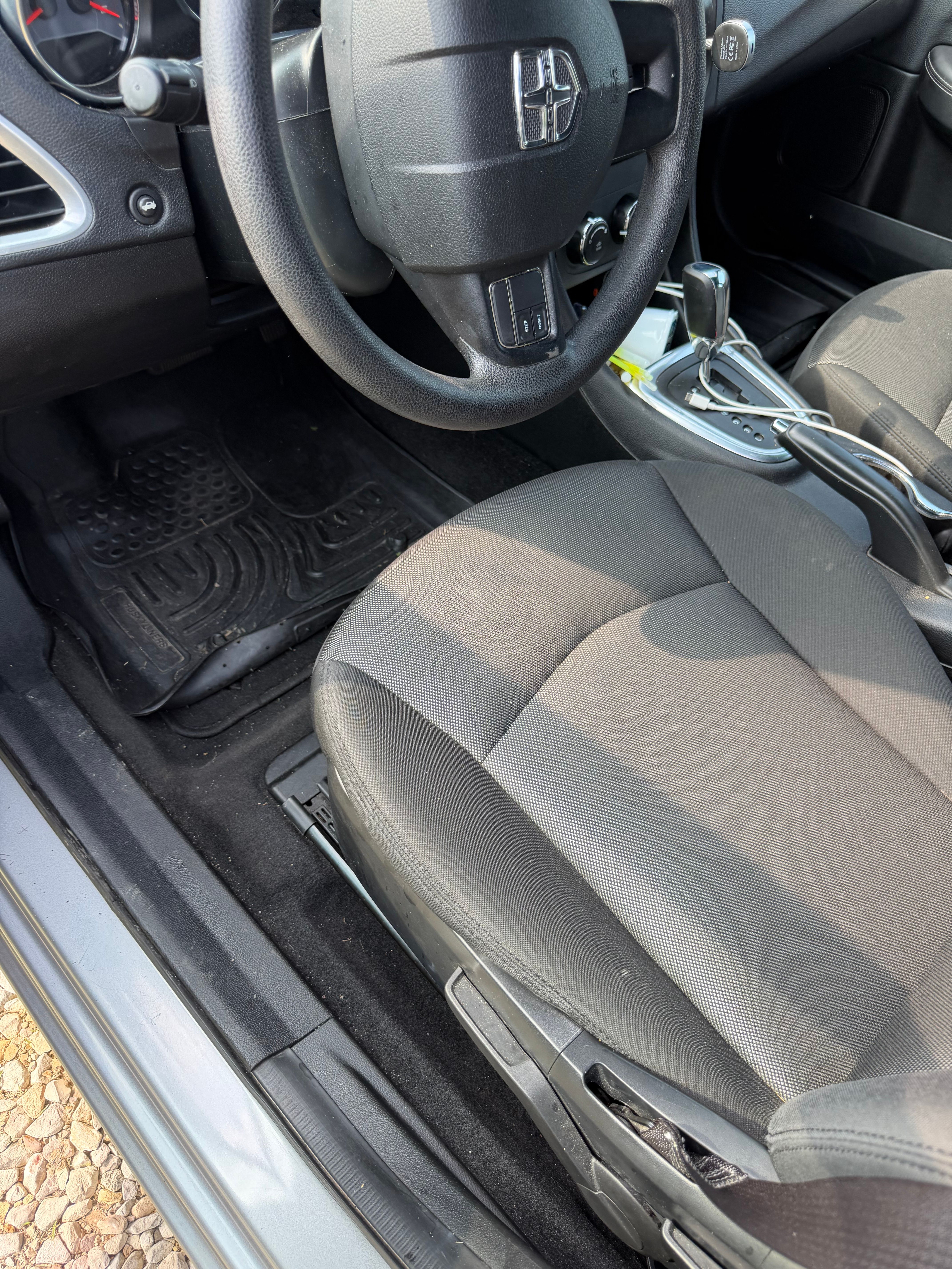 Used 2013 Dodge Avenger SE FWD image 10