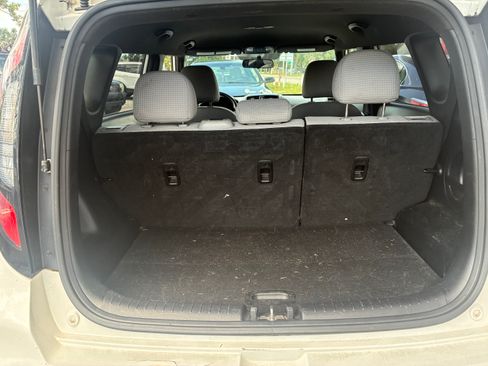 Used 2018 Kia Soul FWD image 10