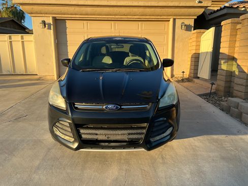 Used 2014 Ford Escape SE image 2