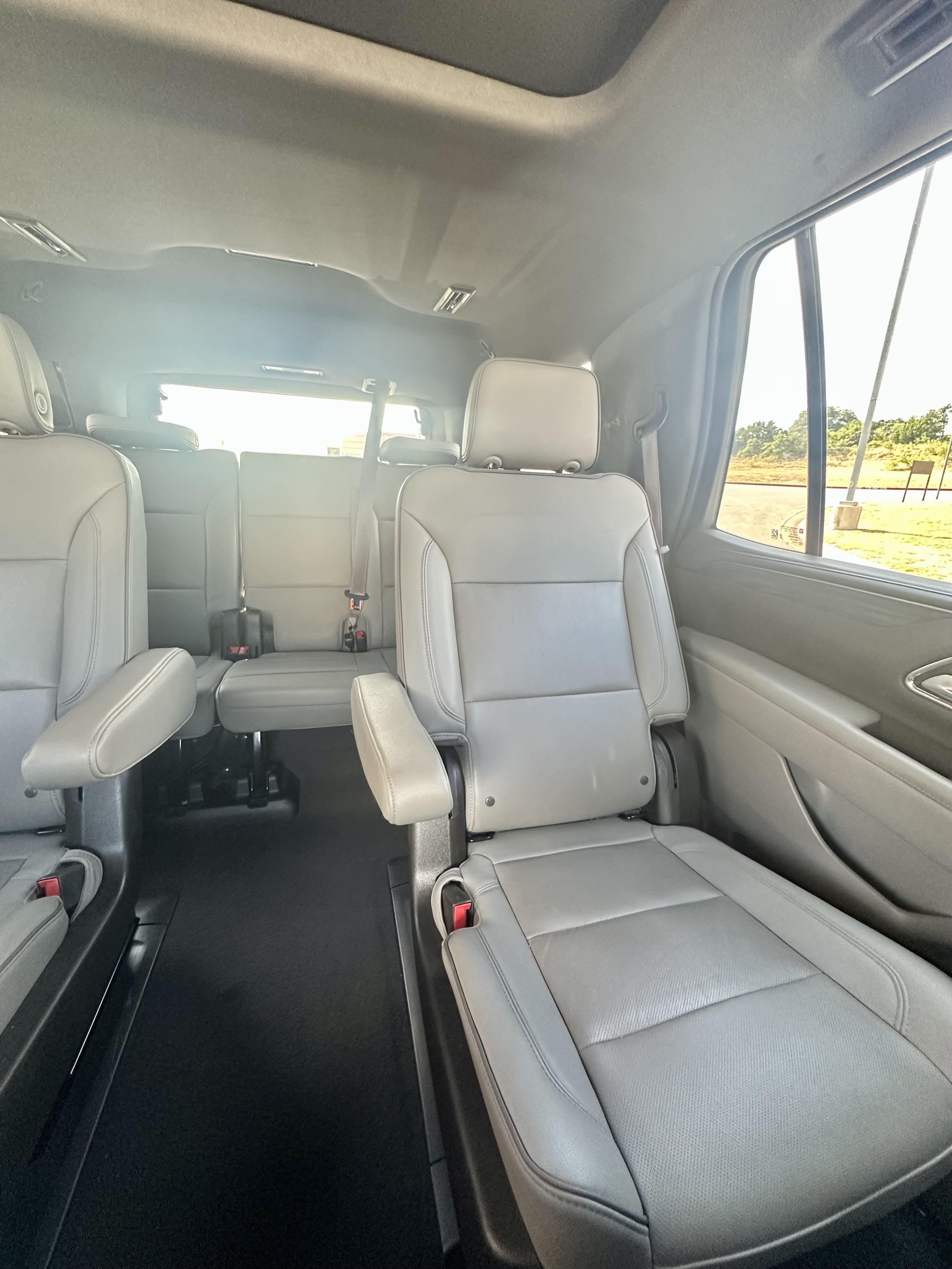 Used 2022 GMC Yukon SLT w/ SLT Premium Package AWD/4WD image 16