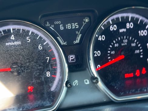 Used 2017 Nissan Versa SL image 12