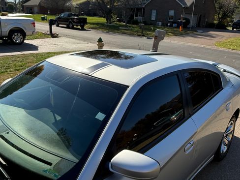 Used 2012 Dodge Charger SXT w/ Rallye Appearance Group image 9