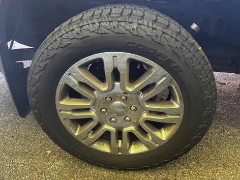 Used 2011 Ford F150 Lariat w/ Lariat Chrome Pkg image 11