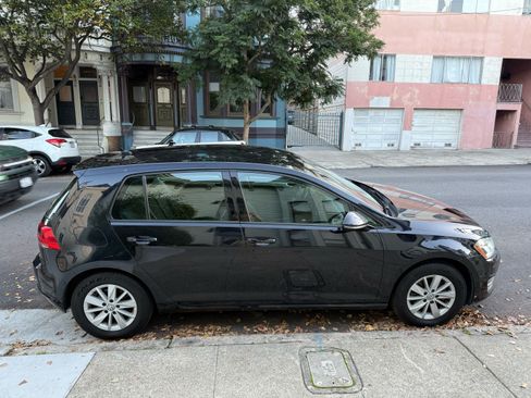 Used 2016 Volkswagen Golf S image 11