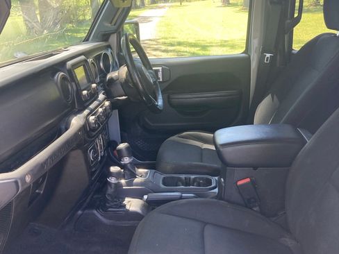Used 2021 Jeep Wrangler Unlimited Sport AWD/4WD image 2