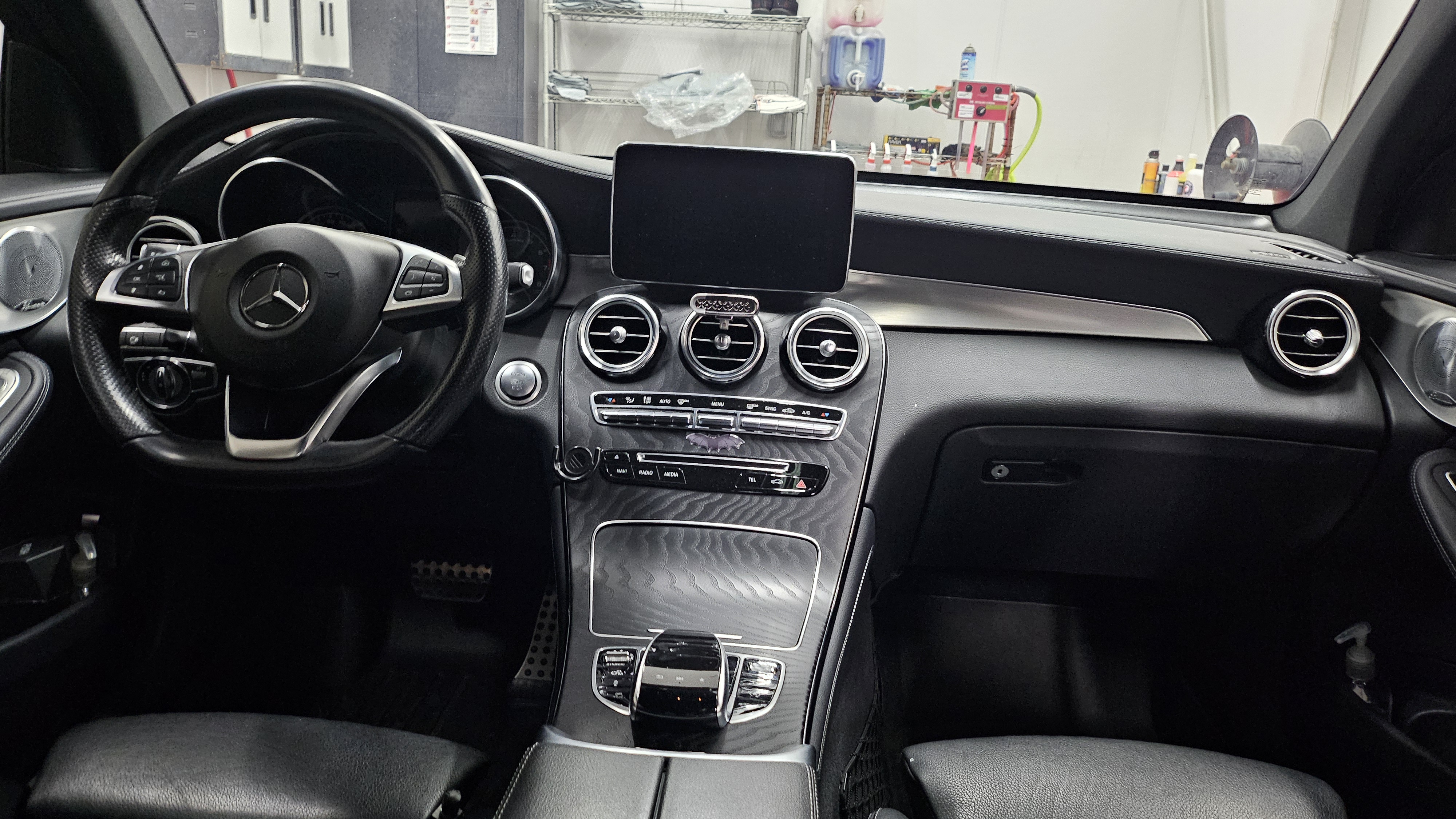 Used 2018 Mercedes-Benz GLC 43 AMG 4MATIC image 10