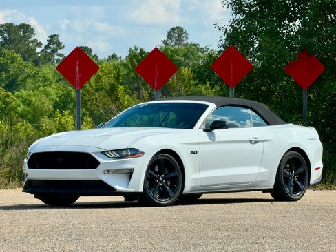 Used 2021 Ford Mustang GT Premium w/ Equipment Group 401A RWD image 1