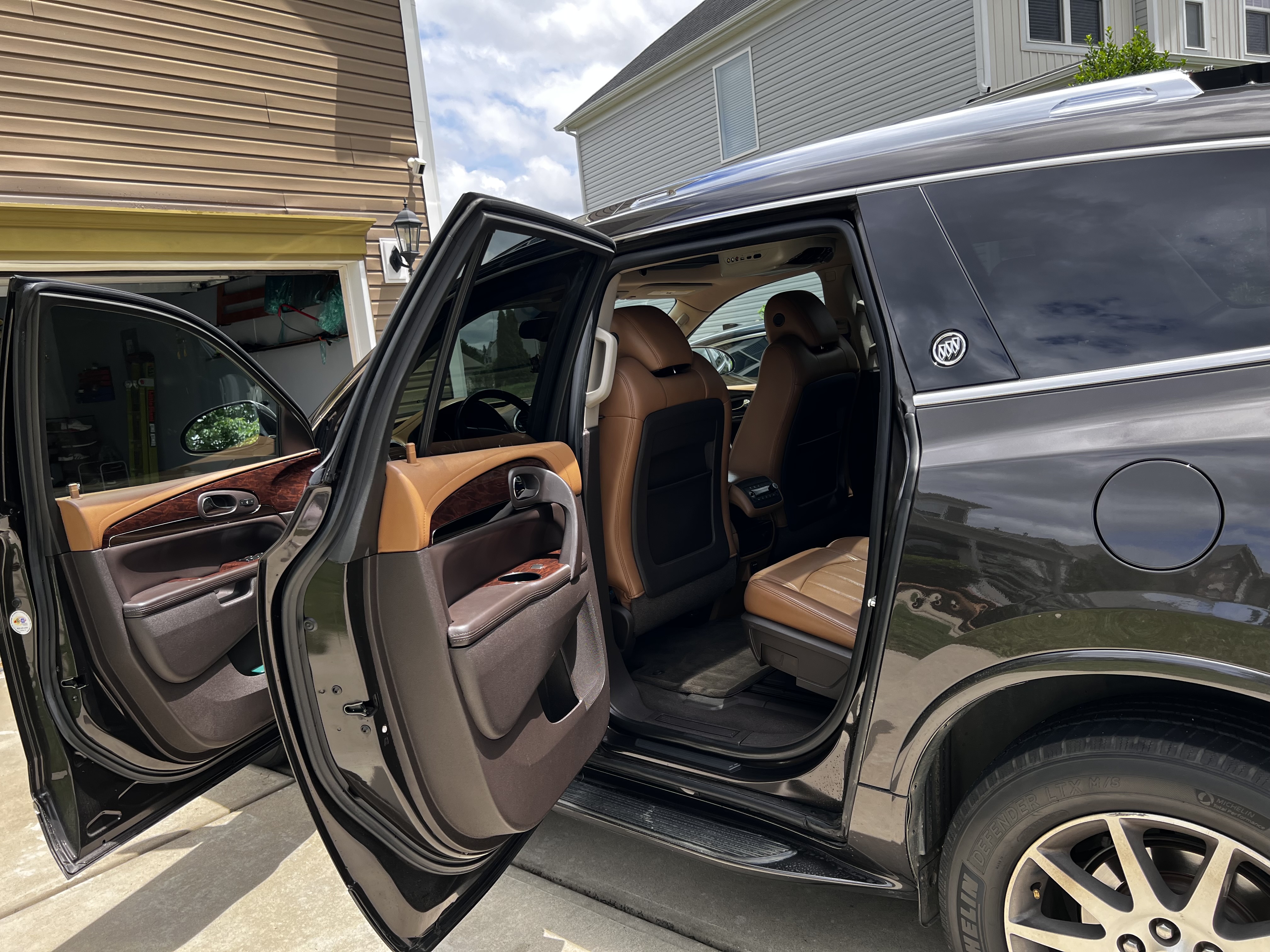 Used 2014 Buick Enclave Leather FWD image 8
