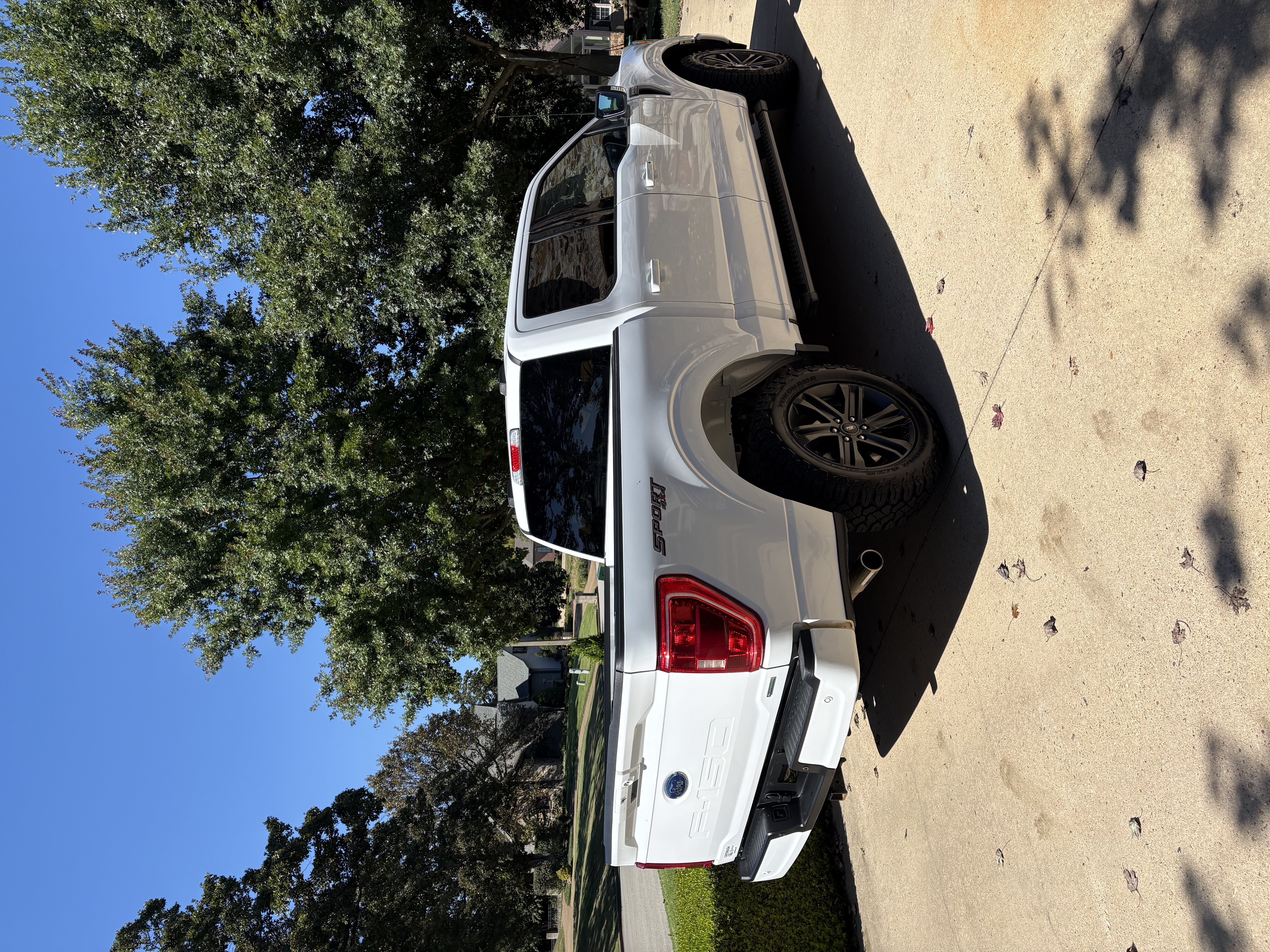 Used 2022 Ford F150 XLT w/ Equipment Group 302A High AWD/4WD image 6