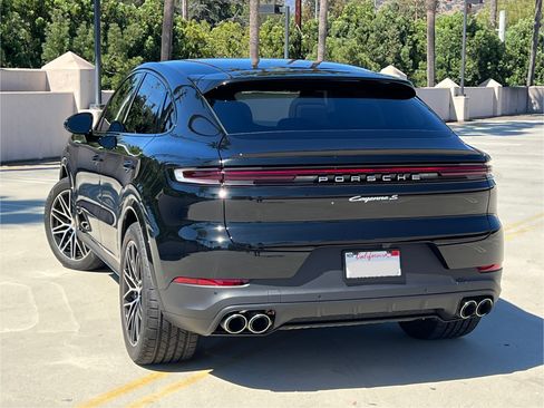 Used 2026 Porsche Cayenne S AWD/4WD image 5