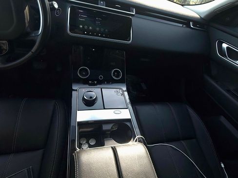 Used 2019 Land Rover Range Rover Velar S image 2