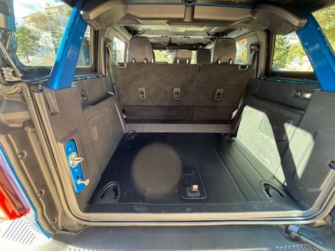 Used 2023 Ford Bronco Black Diamond w/ Sasquatch Package image 12