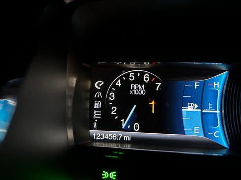 Used 2013 Ford Taurus SHO AWD/4WD image 8