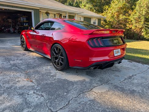 Used 2018 Ford Mustang GT Premium w/ GT Performance Package image 4