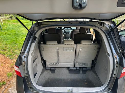 Used 2013 Honda Odyssey Touring Elite image 11