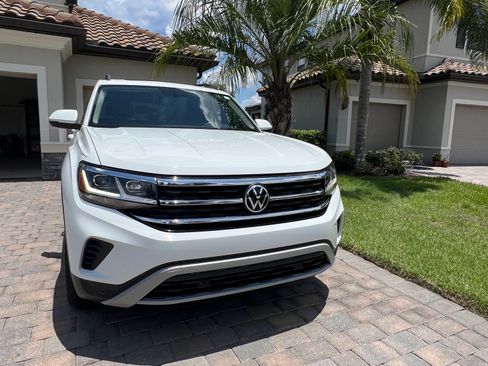 Used 2022 Volkswagen Atlas SE w/ Panoramic Sunroof Package FWD image 4