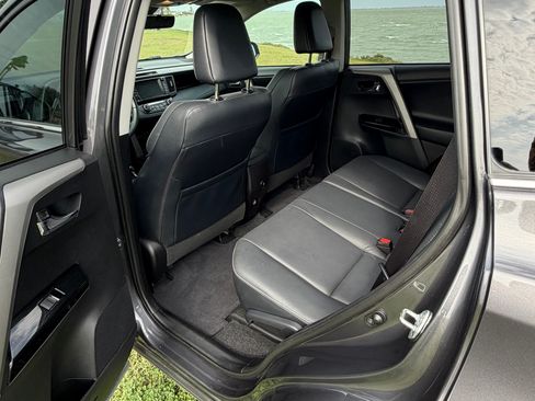 Used 2018 Toyota RAV4 Limited image 14